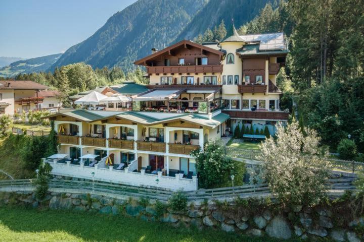 Hotel Laendenhof Superior Майрхофен Экстерьер фото